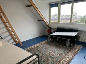 Room for rent 415 euro Theemsplein, Haarlem