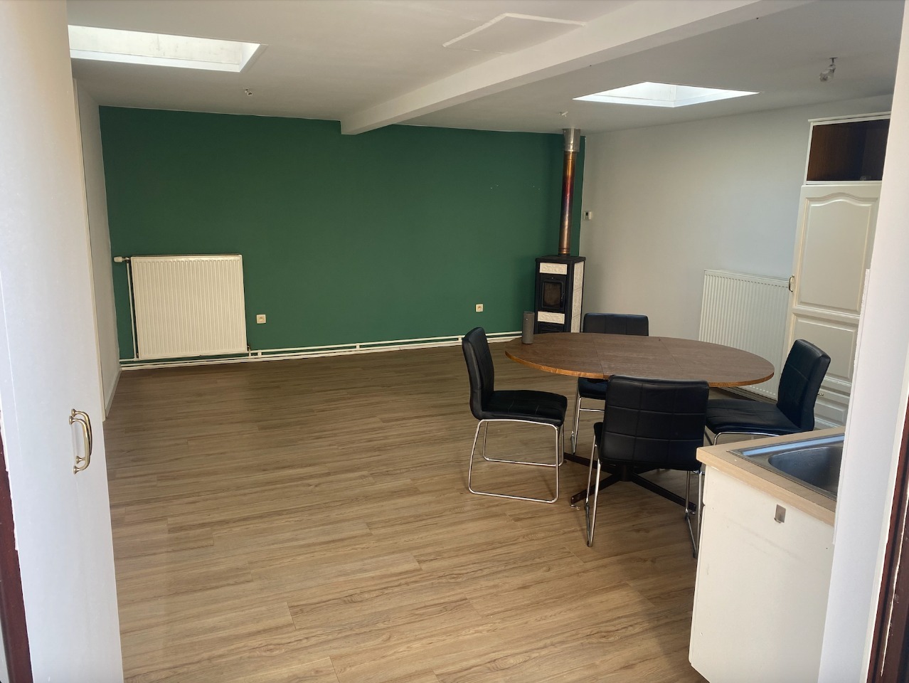 studios for rent on Via Regia