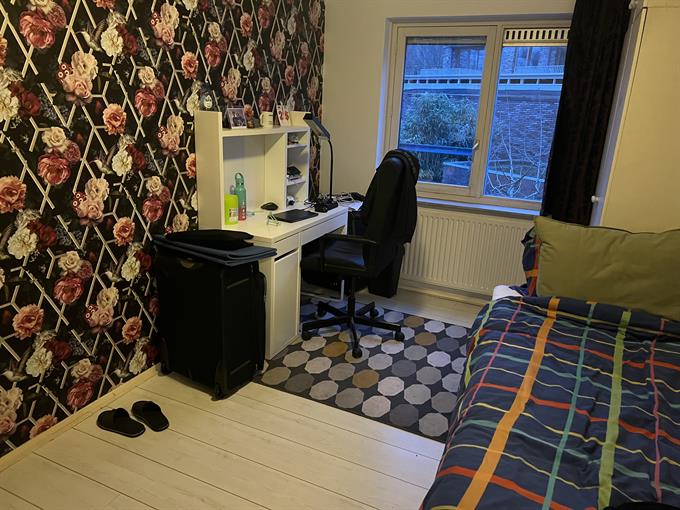 Zimmer bei Van Poeljeweg In Rotterdam