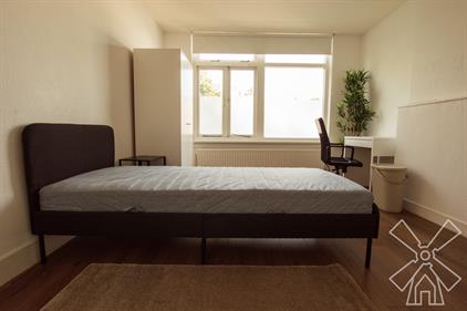 Room for rent 900 euro Rijswijkseweg, Den Haag