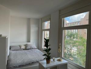 Studio te huur 1400 euro Van Ostadestraat, Amsterdam