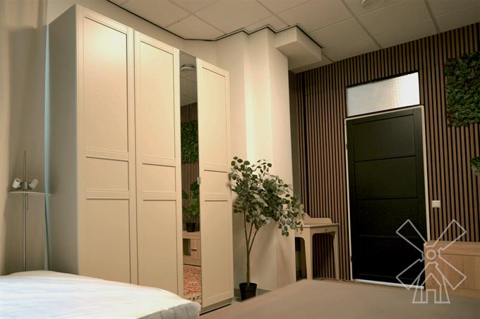 Kamer in Den Haag, Schlegelstraat op Kamernet.nl: SEMI-STUDIO FOR INTERNATIONALS IN THE HAGUE