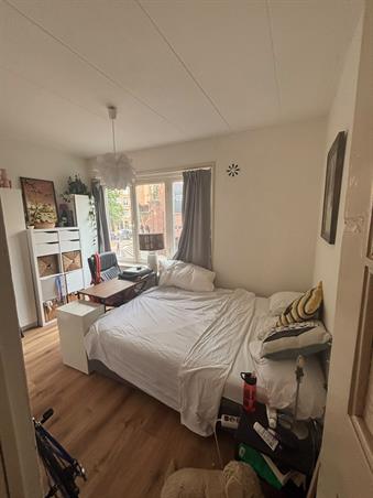 Kamer in Amsterdam, Chassestraat op Kamernet.nl:  Vrouwelijke onderhuurder - Amsterdam | Baarsjes