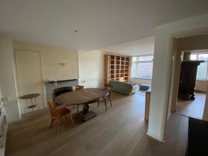 Apartment for rent 1300 euro Vondelstraat, Amsterdam