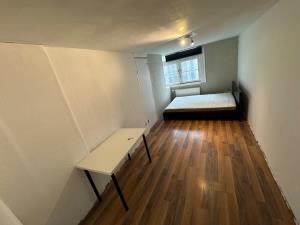 Room for rent 1000 euro Spuistraat, Amsterdam