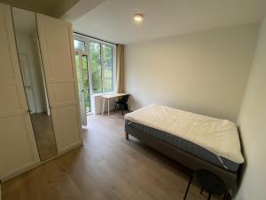 Room for rent 756 euro Johan Broedeletstraat, Amsterdam