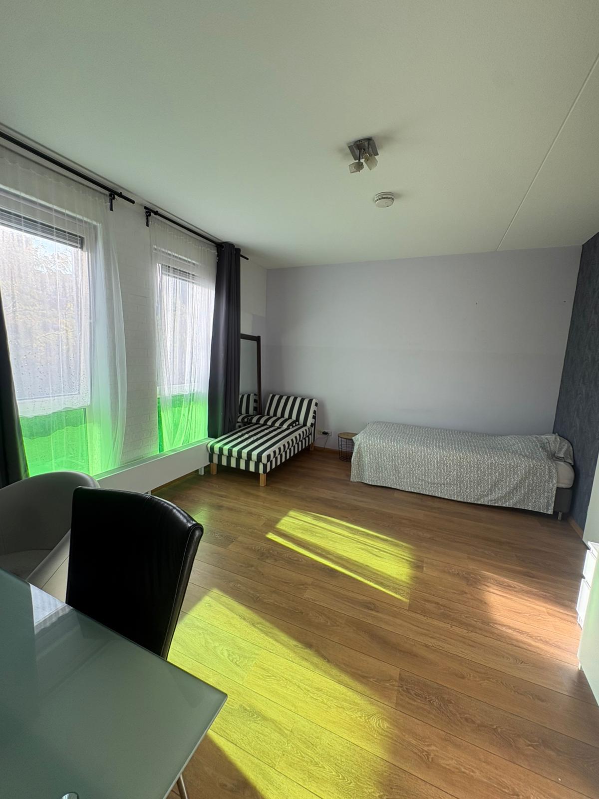 Kamer te huur in Amsterdam – Bart Poesiatstraat – foto 3