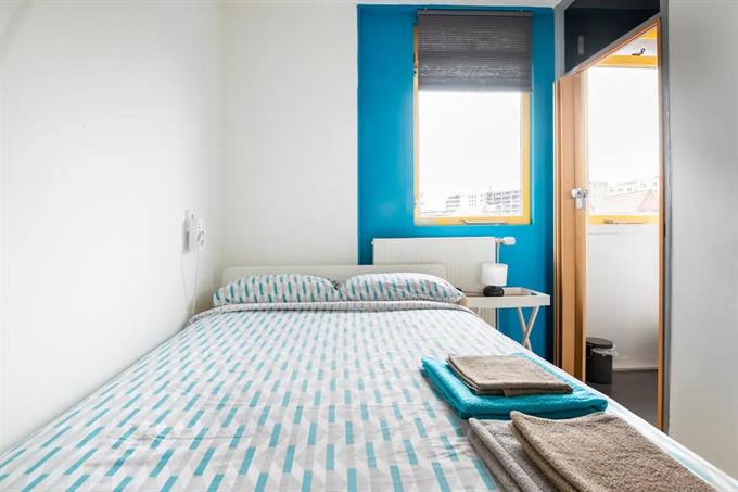 Kamer in Rotterdam, Vriendenlaan op Kamernet.nl: Room&Private bathroom in center