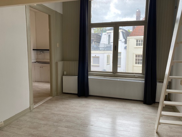 Studio te huur in Amsterdam – Oudezijds Voorburgwal – foto 3