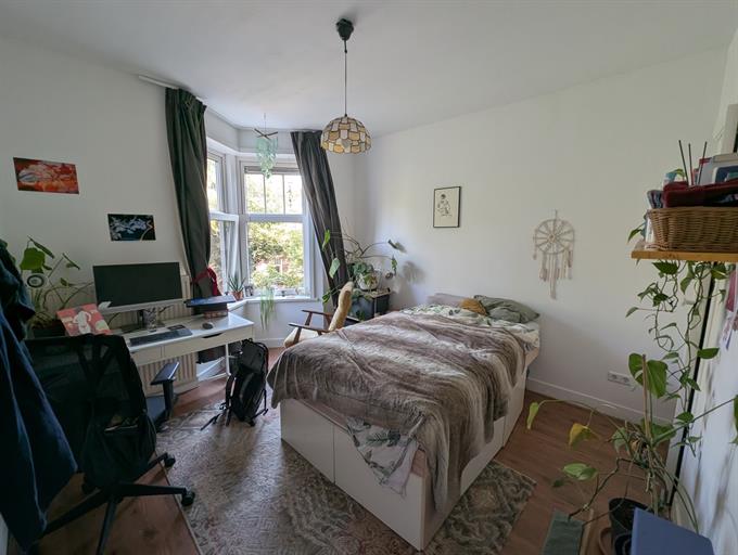 Kamer in Rotterdam, Vroesenlaan op Kamernet.nl: Gemeubileerd Kamer te huur (bij Vroesenpark)
