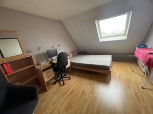 Room for rent 700 euro Sont, Hoofddorp