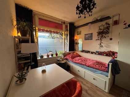 Room for rent 355 euro Eerste kade, Gouda