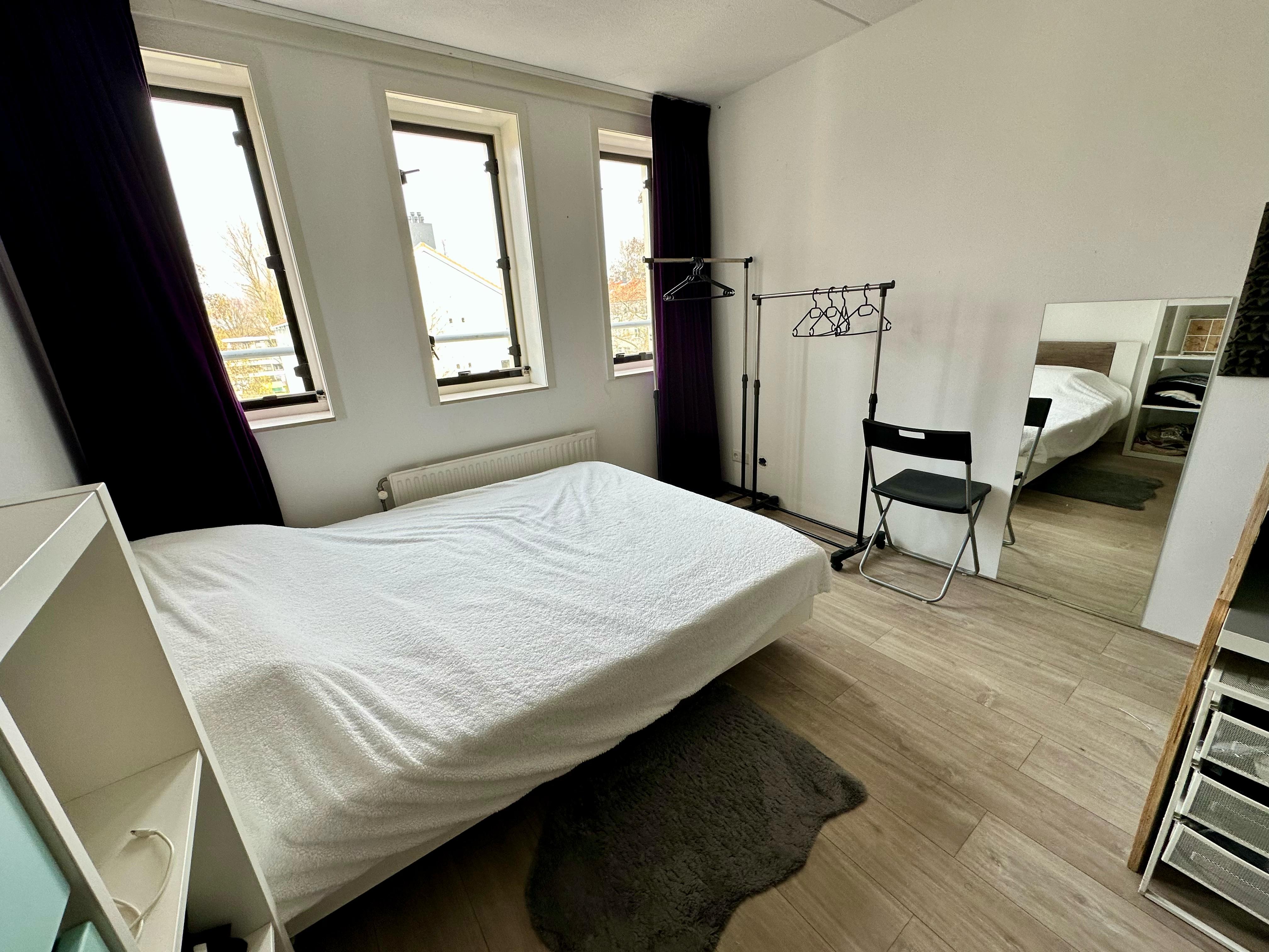 Appartement aan Melis Stokehof, Amsterdam 8