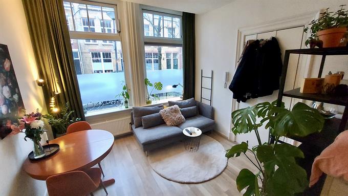 Studio bei Tweede Willemstraat In Groningen