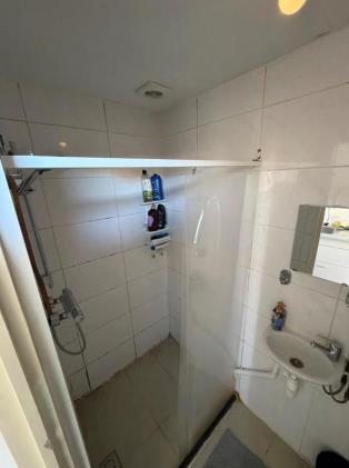 Zimmer bei Ellewoutsdijkstraat In Rotterdam