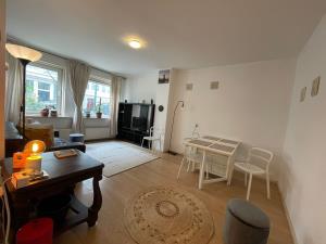 Appartement te huur 1200 euro 2e De Riemerstraat, Den Haag