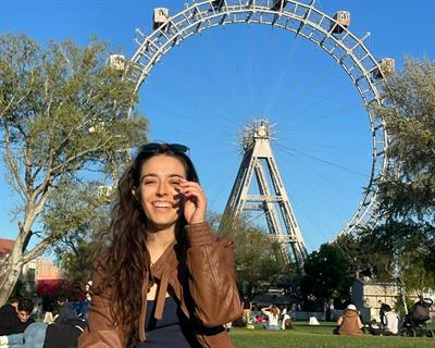 María