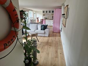 Kamer te huur 2500 euro Veenendaalkade, Den Haag