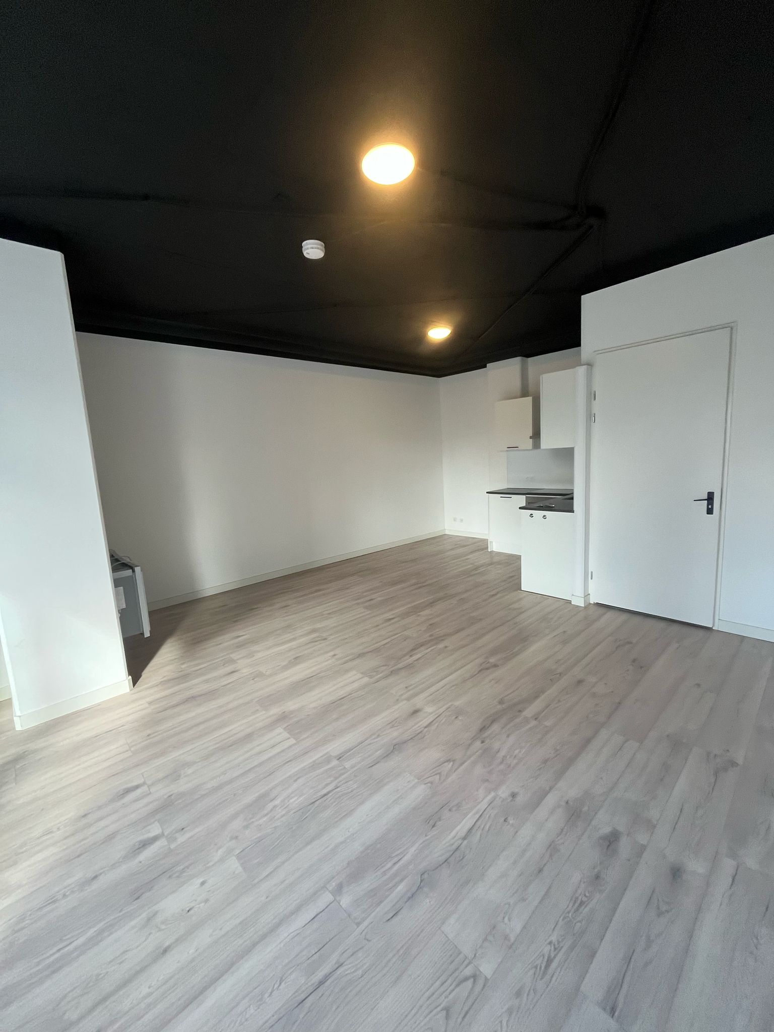 studios for rent on Steenhouwerskade