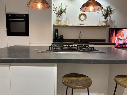 Room for rent 2800 euro Aalsmeerweg, Amsterdam