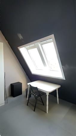 Kamer in Utrecht, Aureliahof op Kamernet.nl: Grote zolderverdieping in groene en veilige buurt