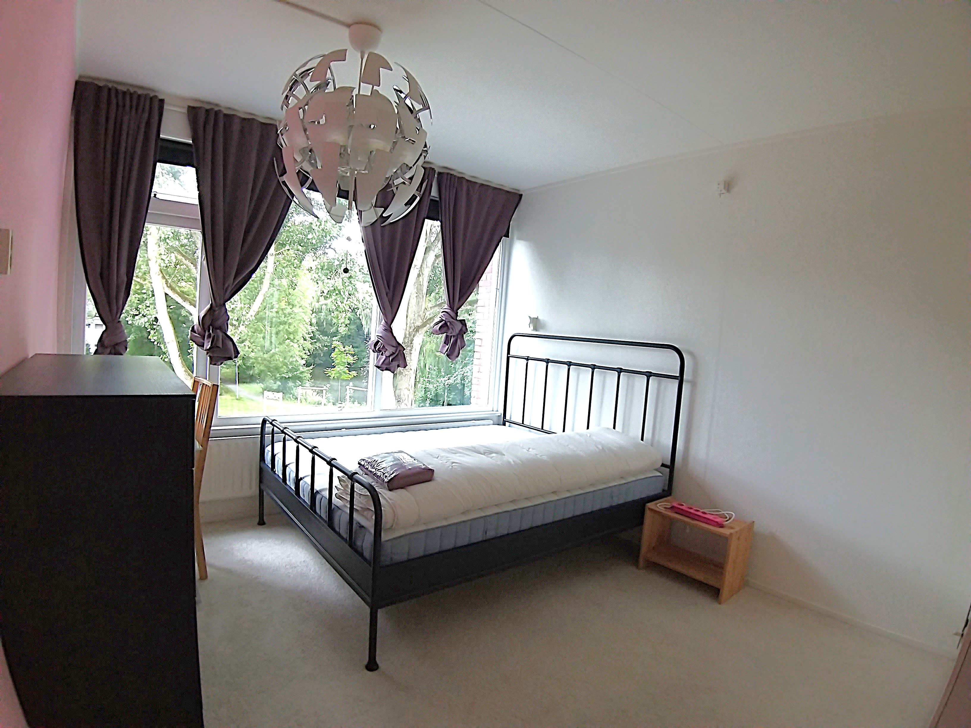 1-pièce studio et chambres de 100 m²