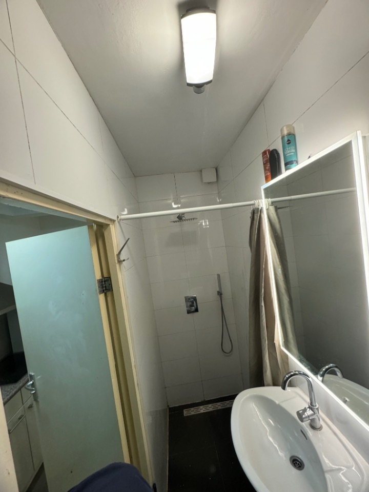 Kamer aan Hilledijk, Rotterdam 6