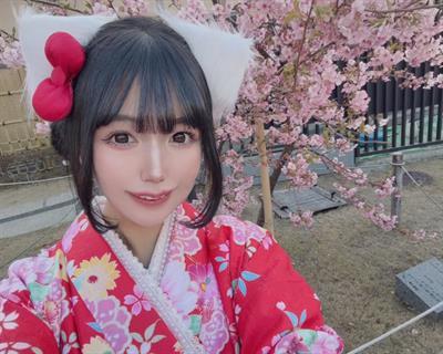 Hitomi