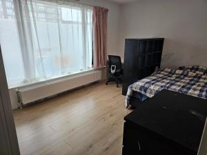 Kamer te huur 900 euro Ottho Heldringstraat, Amsterdam