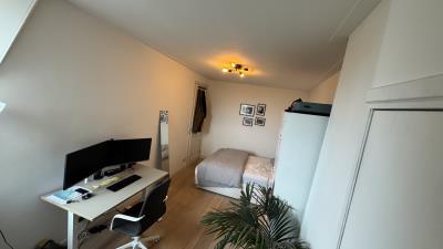 Room for rent 1000 euro Leidsekade, Amsterdam