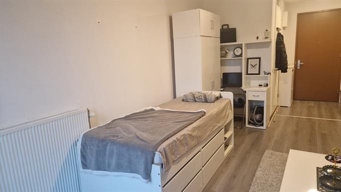 Kamer in Den Haag, Oranjelaan op Kamernet.nl: Affordable & Shared Studio for Rent