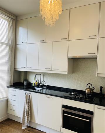 Kamer in Amsterdam, Derde Helmersstraat op Kamernet.nl: Stijlvol en ruim wonen op ideale locatie