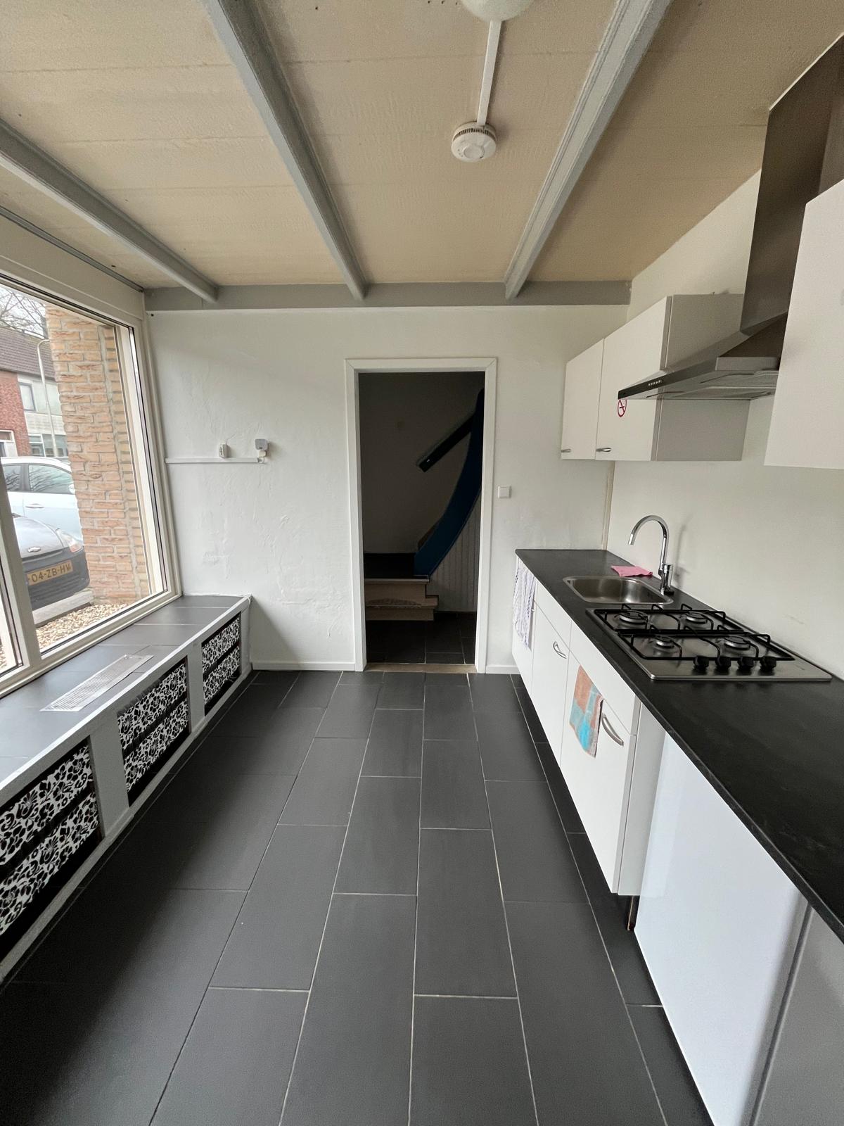 Kamer te huur in Tilburg – Perosistraat – foto 2