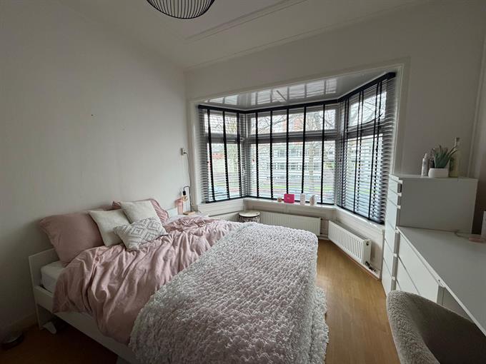 Kamer in Groningen, S.S. Rosensteinlaan op Kamernet.nl: Prachtige kamer beschikbaar nabij het UMCG! 
