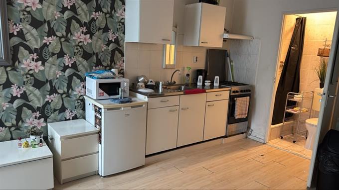 Studio bei Loosduinsekade In Den Haag