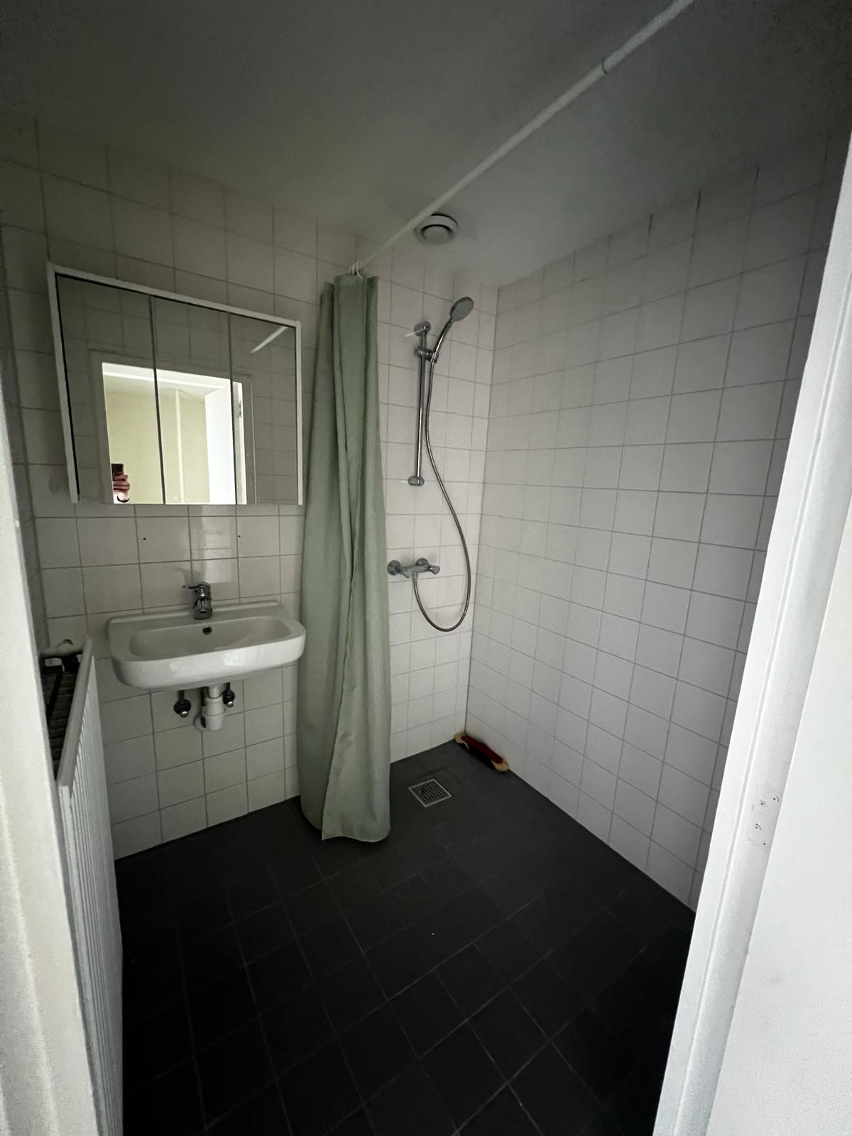 Kamer aan Danackers, Emmen 7