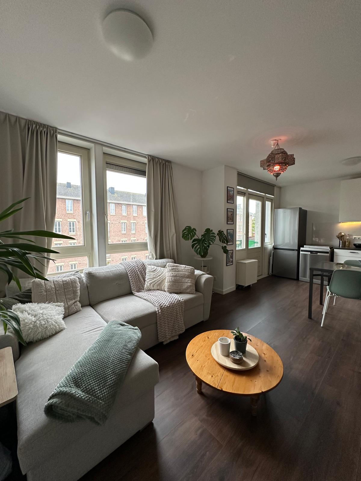 1-soba stantanje z 49 m²