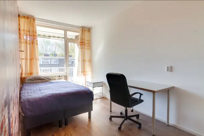 Kamer te huur aan de Vennecoolstraat in Rotterdam