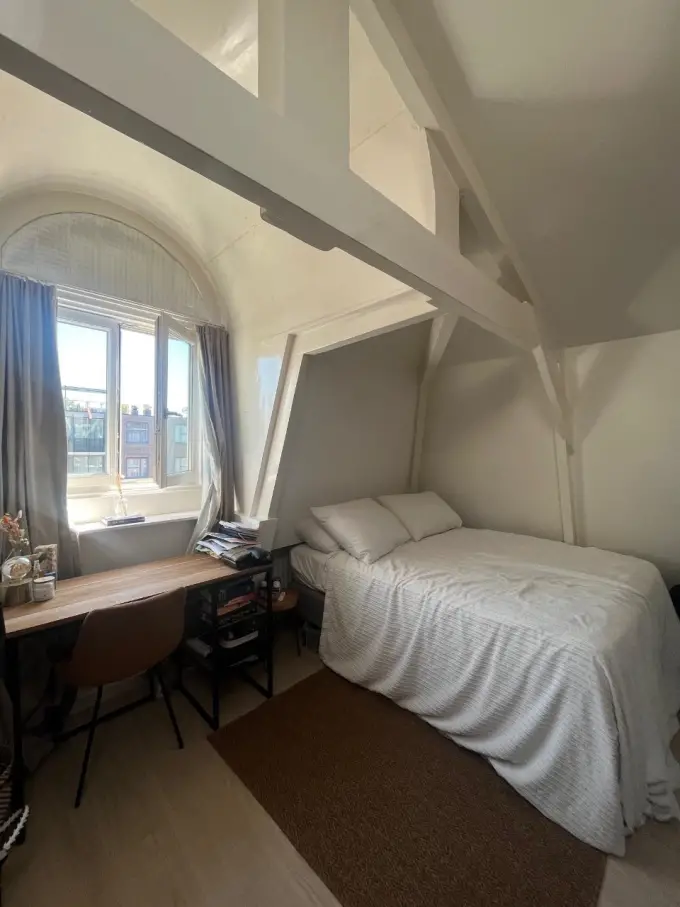 Kamer te huur aan de Overtoom in Amsterdam