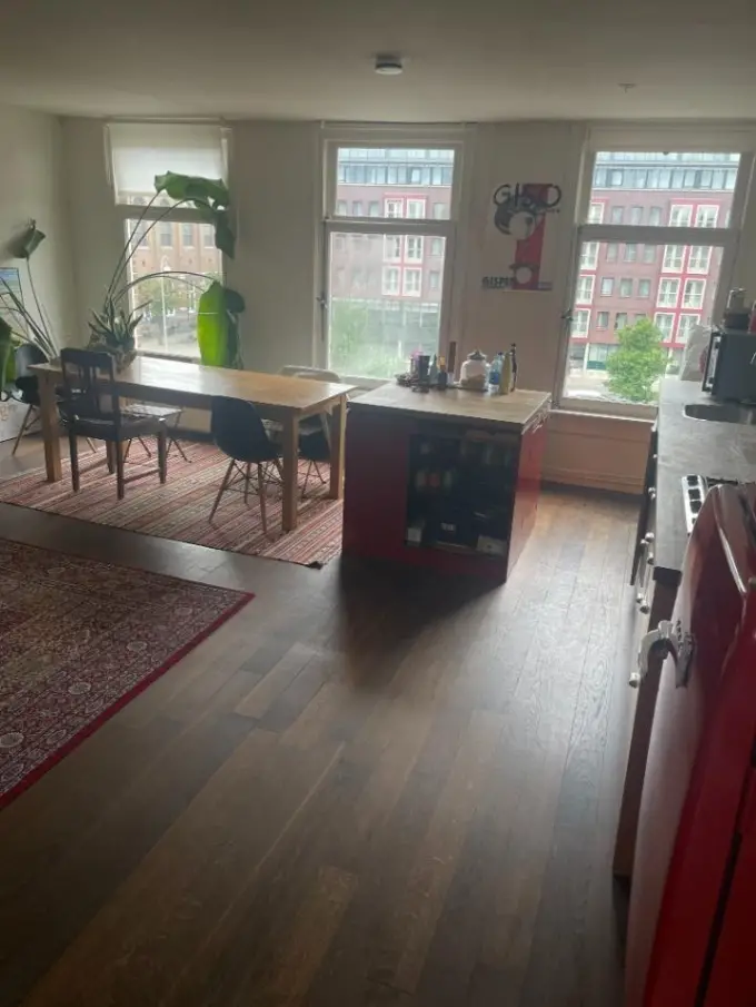 Kamer te huur aan de Ruysdaelkade in Amsterdam