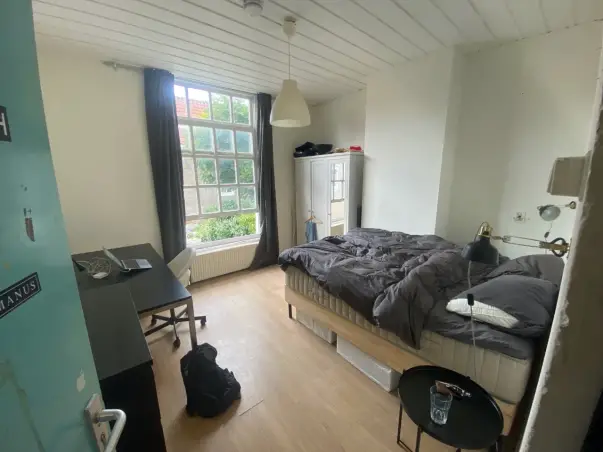 Kamer te huur aan de Voorstraat in Delft