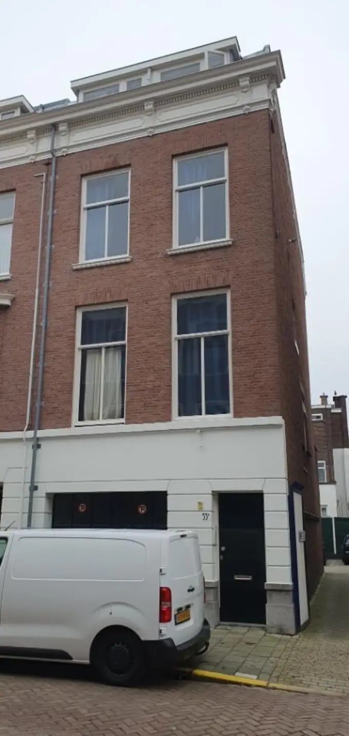 Kamer te huur aan de De Ruijterstraat in Den Haag