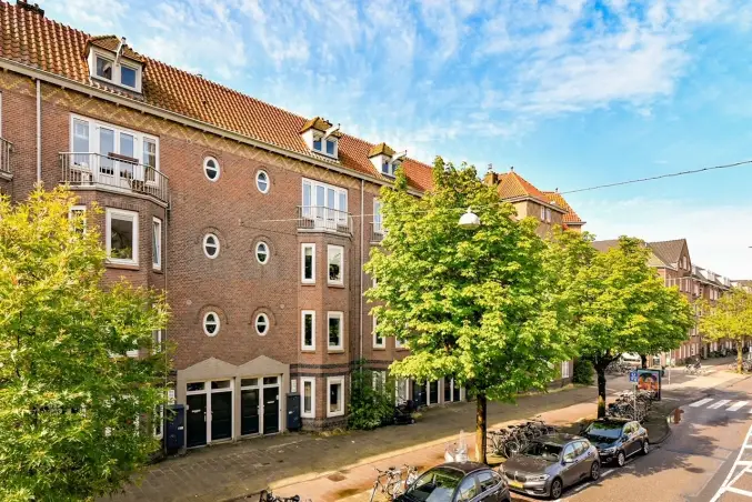 Appartement te huur aan de Van Hilligaertstraat in Amsterdam