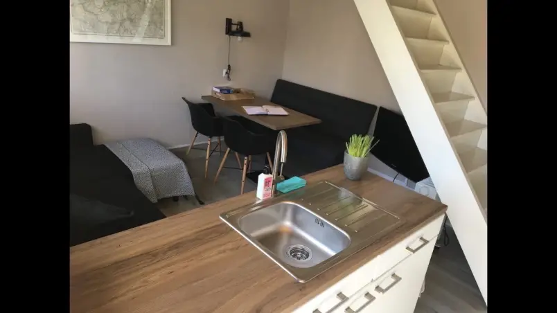 Studio te huur aan de Noordeinde in Roelofarendsveen