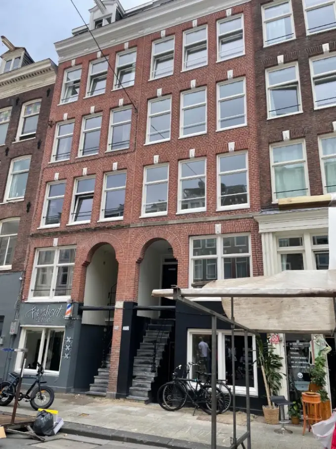 Kamer te huur aan de Albert Cuypstraat in Amsterdam