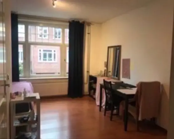 Kamer te huur aan de Paramaribostraat in Amsterdam