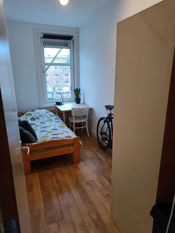 Kamer te huur aan de Statenweg in Rotterdam