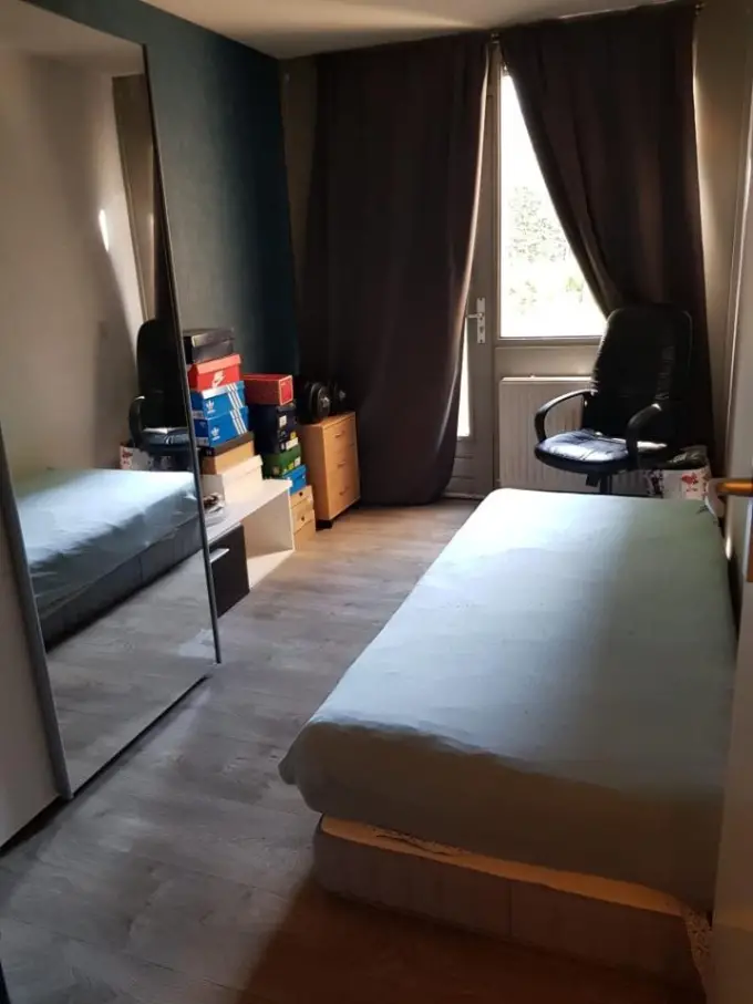 Kamer te huur aan de Lederambachtstraat in Amsterdam