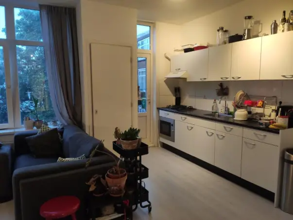 Kamer te huur aan de Schiedamseweg in Rotterdam