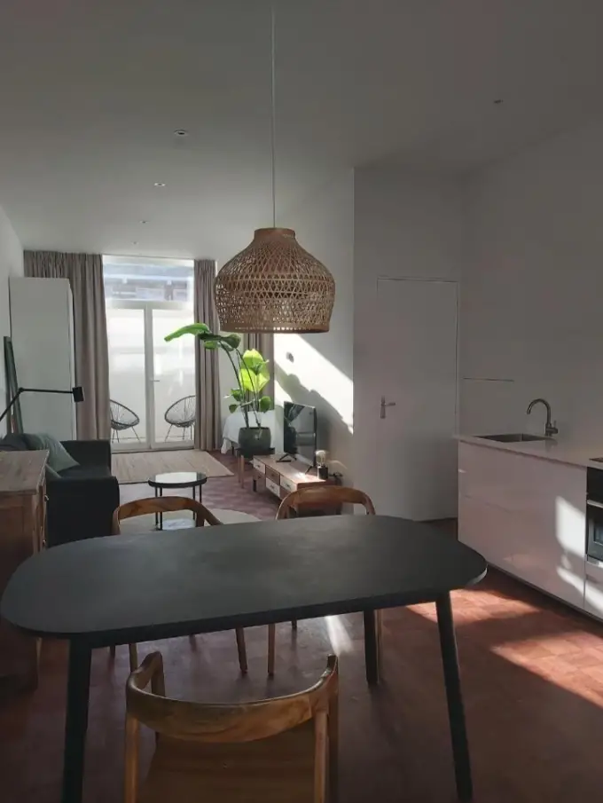 Studio te huur aan de Vijzelstraat in Den Haag